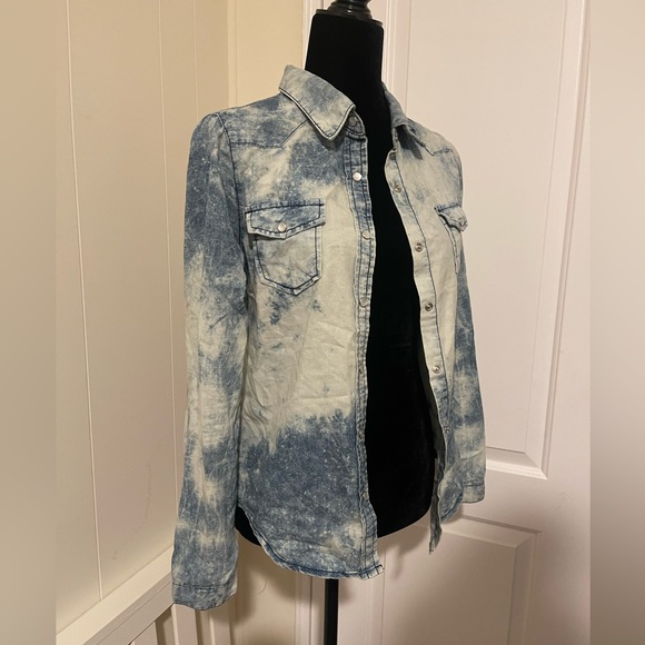 ChiQle Denim Architect Acid Wash Denim Shirt - Picture 5 of 6